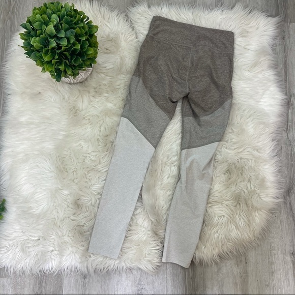 Outdoor Voices 7/8 Spring Colorblock Leggings - Picture 6 of 6